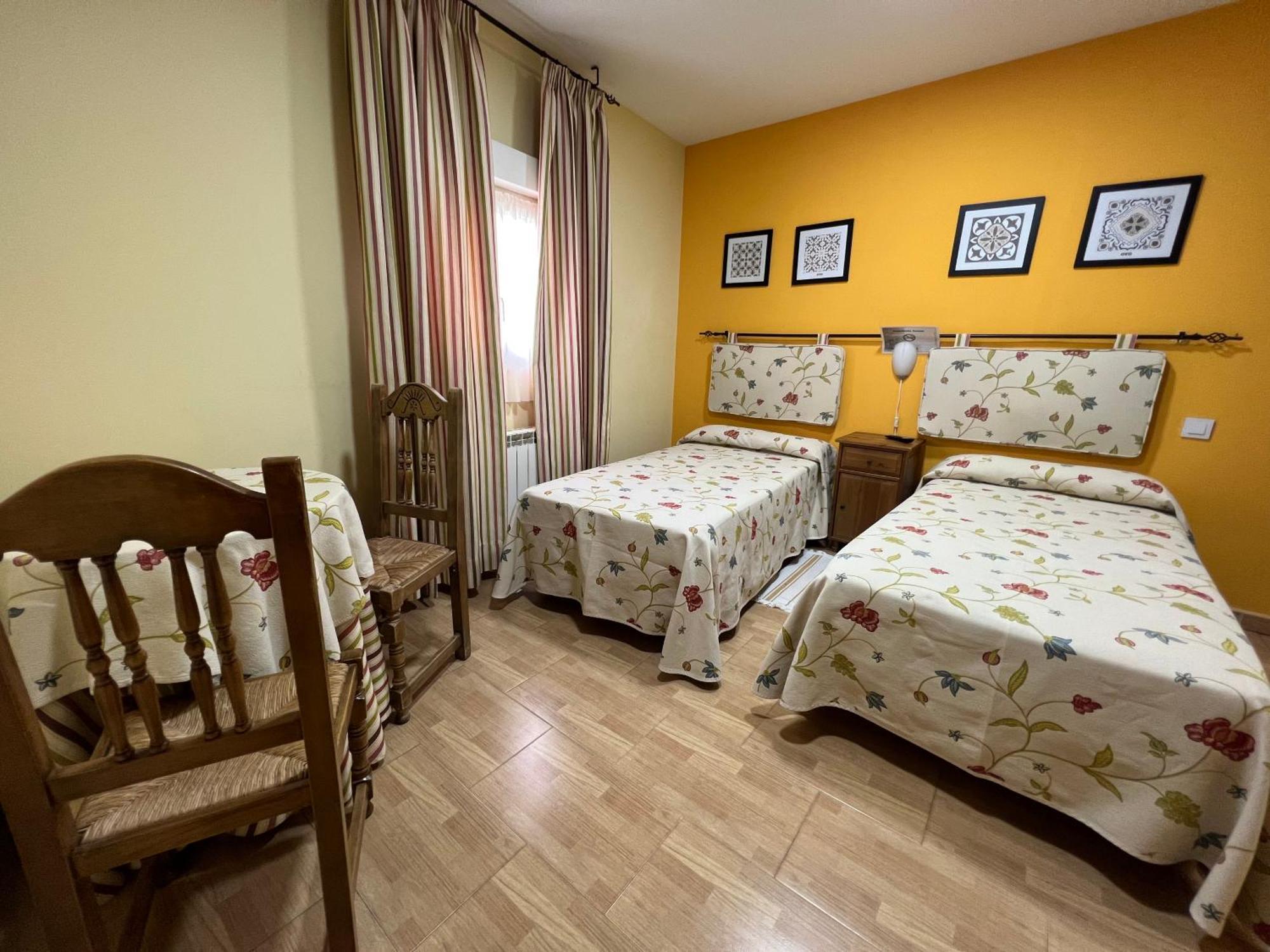 Hostal La Colmena Vicolozano Exterior photo